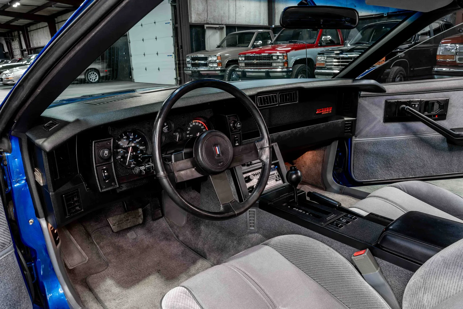 1986-Chevrolet-Camaro-Bright Blue Metallic-149653--46.jpg